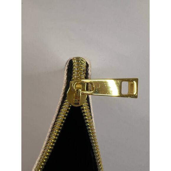 Marc Jacobs Daisy Canvas Cosmetic Bag Pouch 5x4 in Excellent Condition - Picture 3 of 6